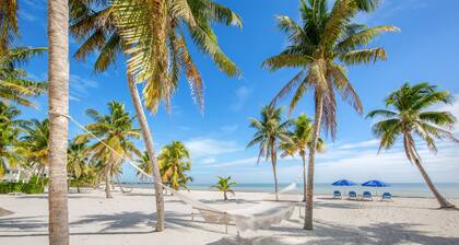 Relaxing waterfront retreat with boat dock & amazing ocean views