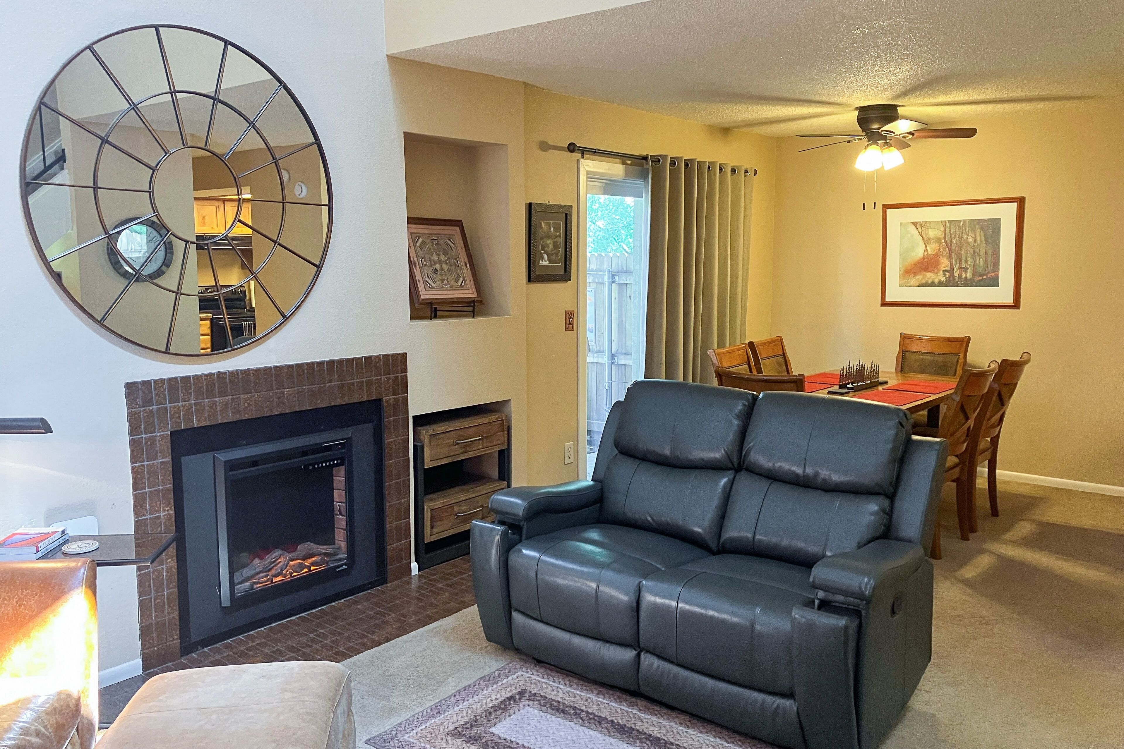 TV, fireplace, DVD player, books