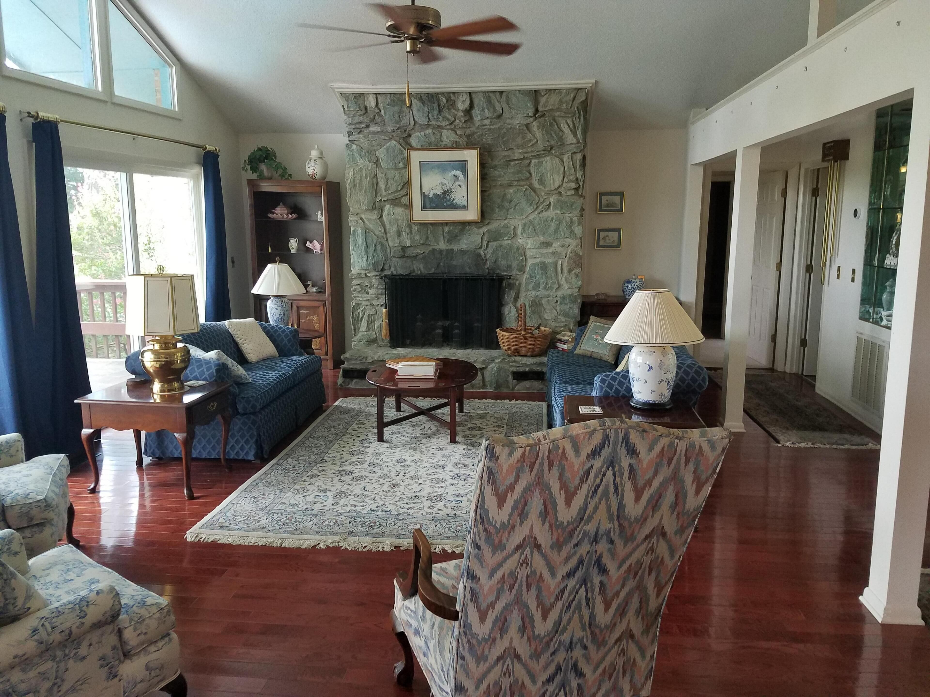 Smart TV, fireplace, video games, DVD player