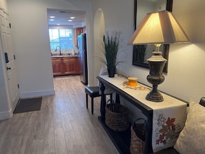 Interior - McCormack Ranch 1st floor 2 Bed 2 Bath Condo.  Located Near Shopping, Dinning.  (Scottsdale)