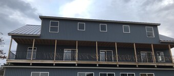 Captain's Quarters @The Boat Shop - Overlooking Paradise Bay