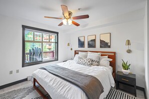 2 slaapkamers, een strijkplank/strijkijzer, wifi, beddengoed