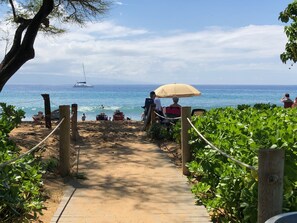 海灘、躺椅、沙灘巾