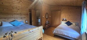 3 bedrooms, desk, iron/ironing board, travel cot
