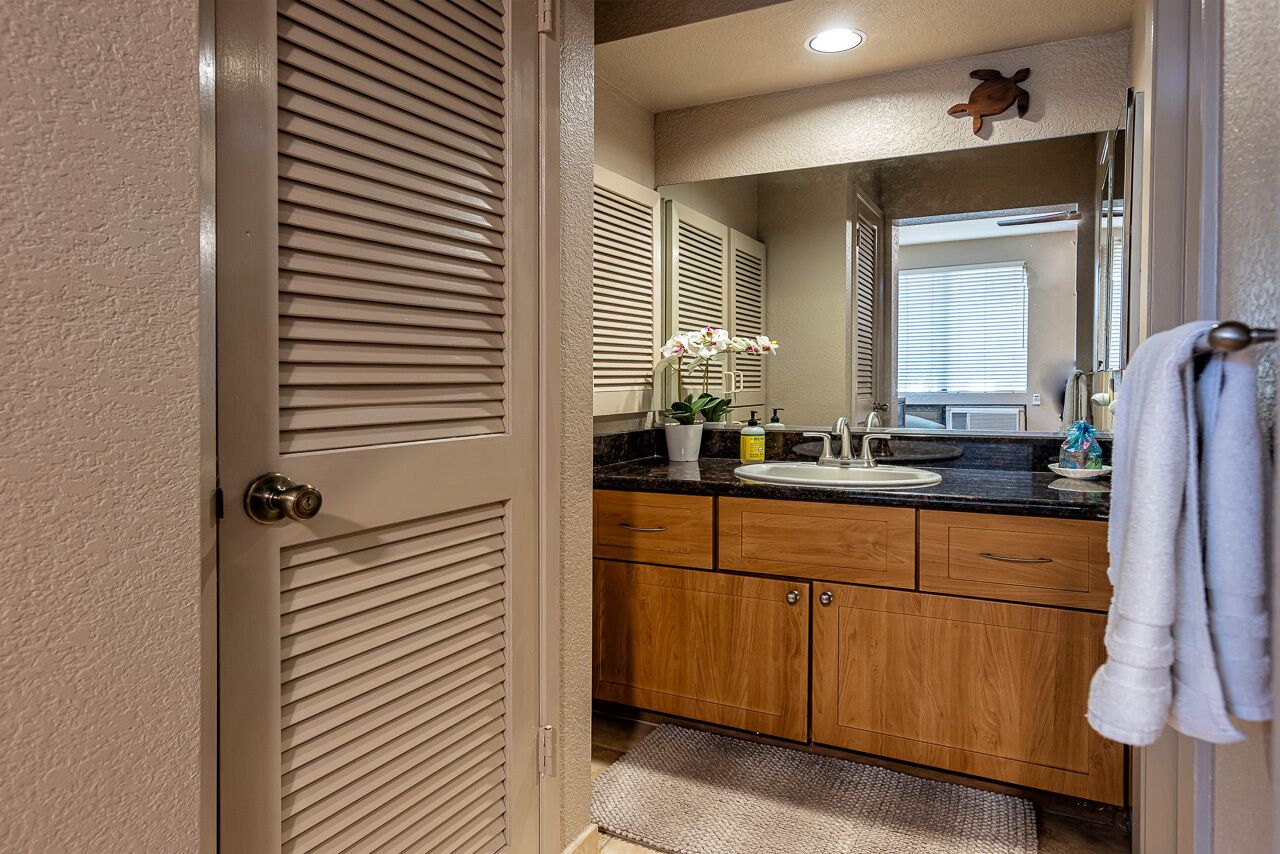 Combined shower/tub, hair dryer, towels, soap