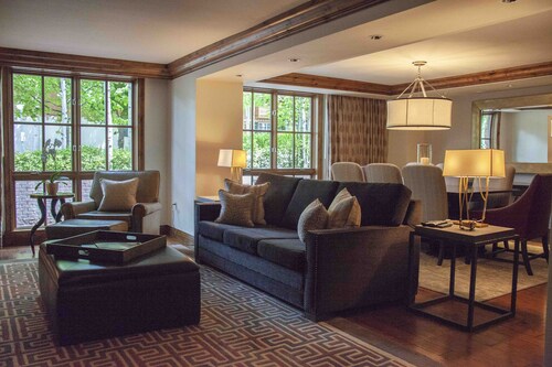 St Regis Residences Aspenin omistajan viikko! 1 / 19-1 / 26/19