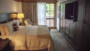 3 bedrooms, in-room safe, iron/ironing board, WiFi