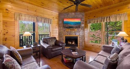 Gatlinburg, Hot Tub, Huge Arcade, Dual Racing, Theater, Walk-2-Pool, Free Tix