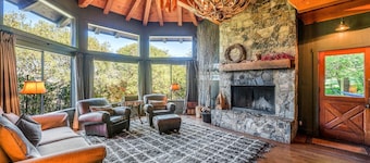 Romantic Lodge in Point Reyes-Inverness: Picturesque Retreat