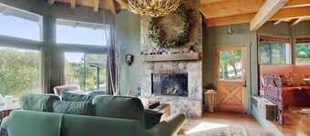 Romantic Lodge in Point Reyes-Inverness: Picturesque Retreat