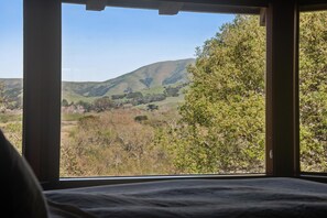 Interior - Romantic Lodge in Point Reyes-Inverness: Picturesque Retreat (Inverness)