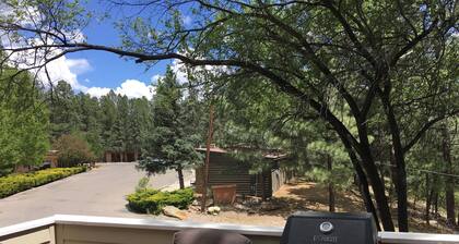 Awesome condo, great location, quiet area, completely updated, with wifi.& AC