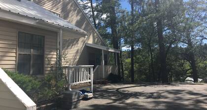 Impresionante condominio, excelente ubicación, zona tranquila, completamente actualizado, con wifi. Y aire acondicionado