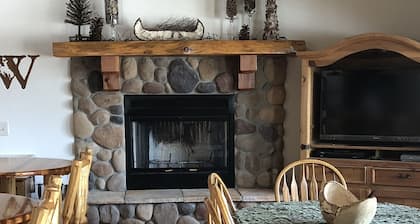 Multi-purpose, secluded lodge with scenic views.