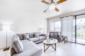 Een televisie, een dvd-speler en boeken