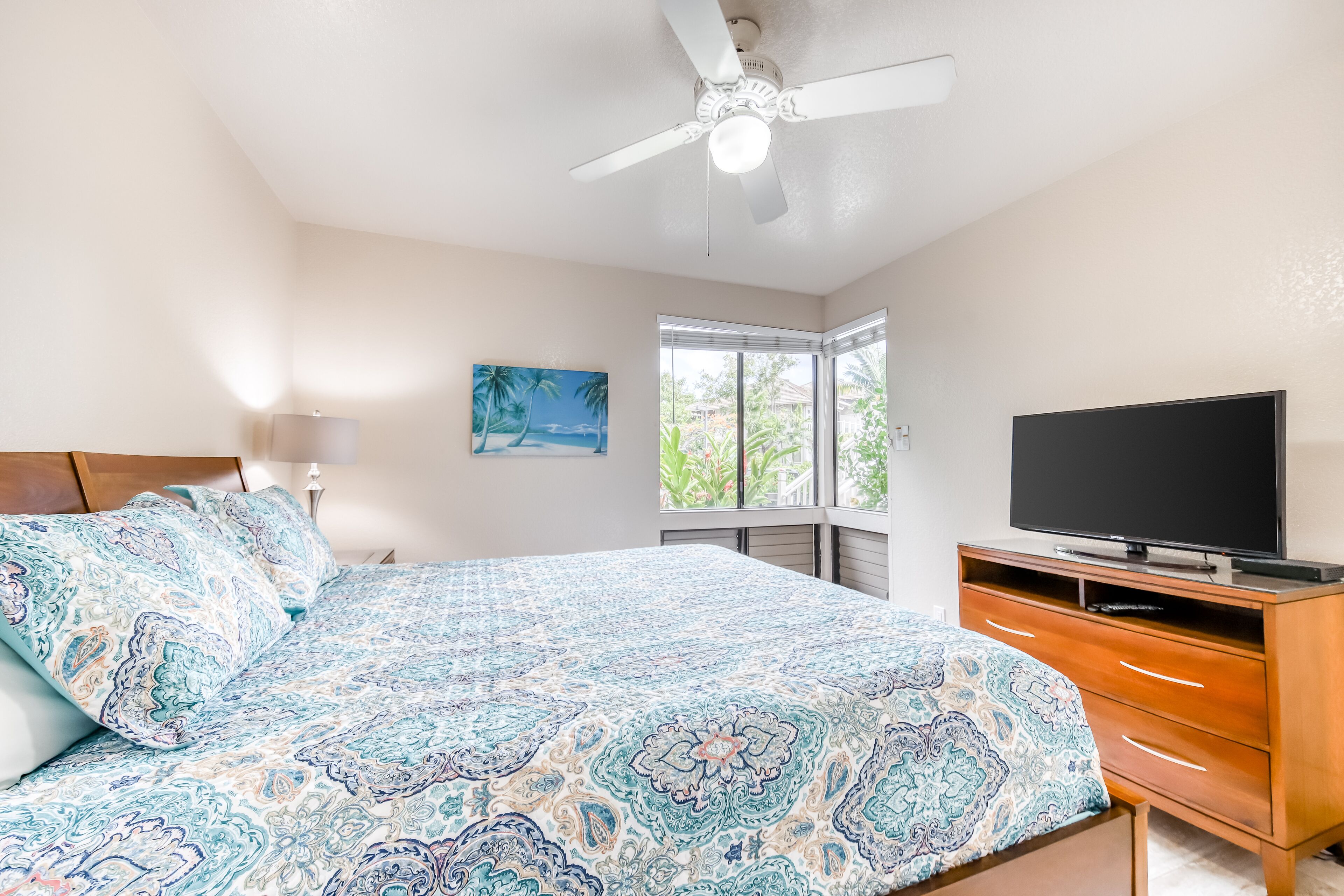 2 bedrooms, iron/ironing board, internet, bed sheets