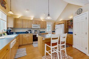 冰箱、微波炉、烤箱、炉灶