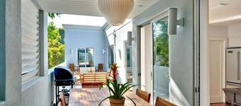 Downtown Duval Street Penthouse- Private Pool-Parking-Roof Deck- Walk Everywhere