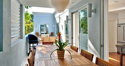 Downtown Duval Street Penthouse- Private Pool-Parking-Roof Deck- Walk Everywhere