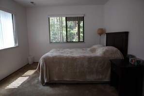 4 chambres, fer et planche à repasser, Wi-Fi gratuit, draps fournis