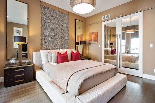 SOMAの真新しい豪華な内装の2BR / 2BAフラット