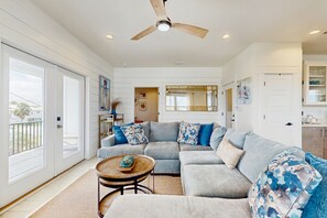 TV, fireplace, DVD player, books