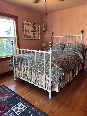 2 Schlafzimmer, Schreibtisch, Bügeleisen/Bügelbrett, kostenloses WLAN