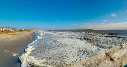 Oceanfront ocean view condo with private W/D & central AC - walk to everything