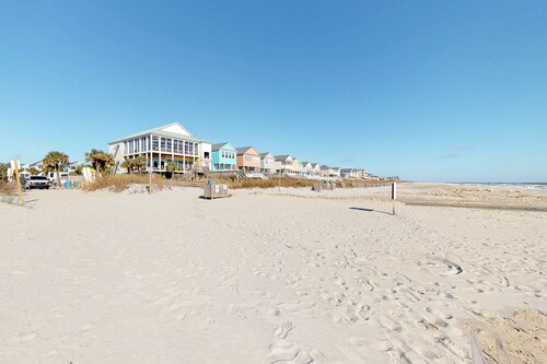 Oceanfront ocean view condo with private W/D & central AC - walk to everything