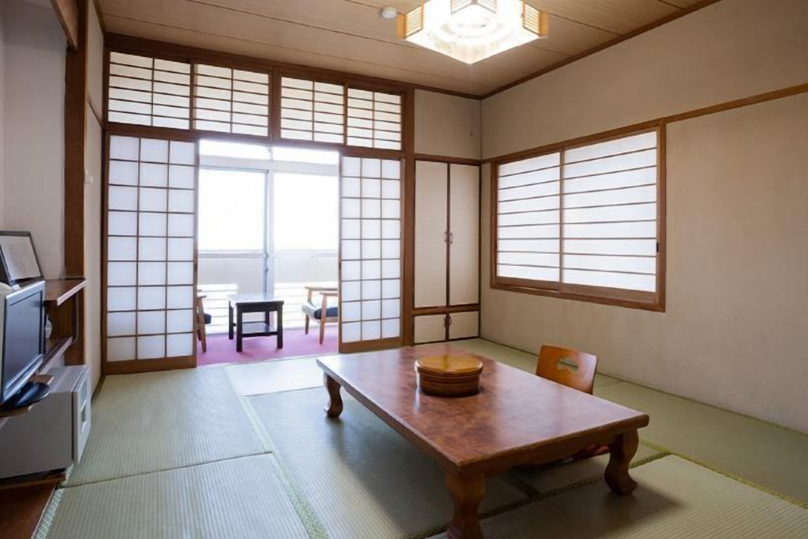 用餐區 | 供應早餐和晚餐