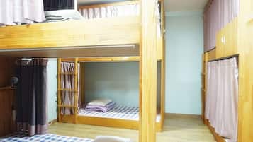 Shared Dormitory, Men only (8 People) | Free WiFi