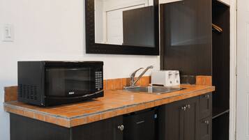 Desk, blackout curtains, soundproofing, free WiFi