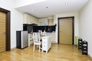 Private kitchenette - OYO Home 527 Lavish 2BR Dua Sentral (Kuala Lumpur)