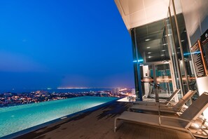 Sundeck - YK Condotel Pattaya (Pattaya)