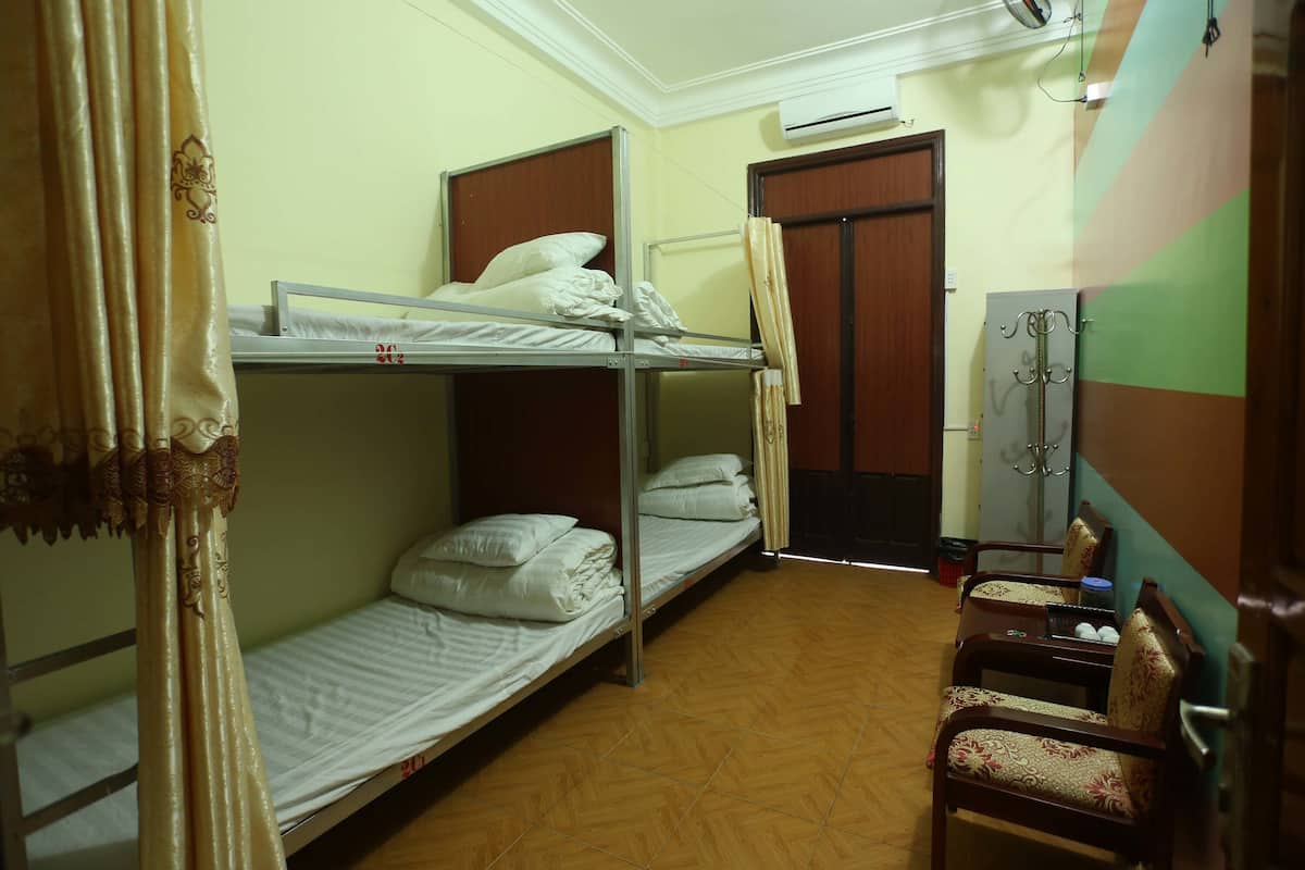 Bed in 4-Bed Mixed Dorm | Free WiFi, bed sheets