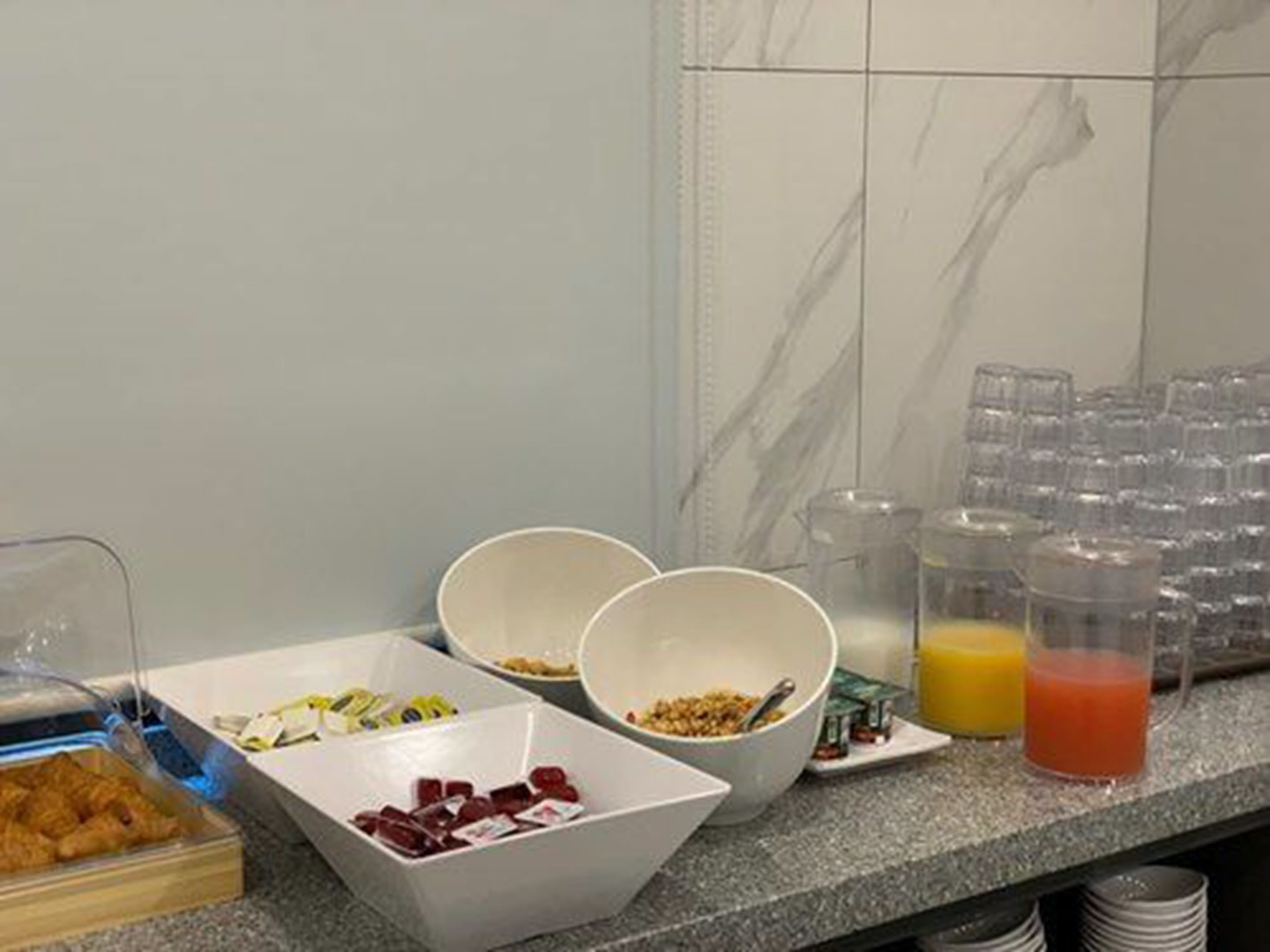 daily buffet breakfast (krw 10000 per person)