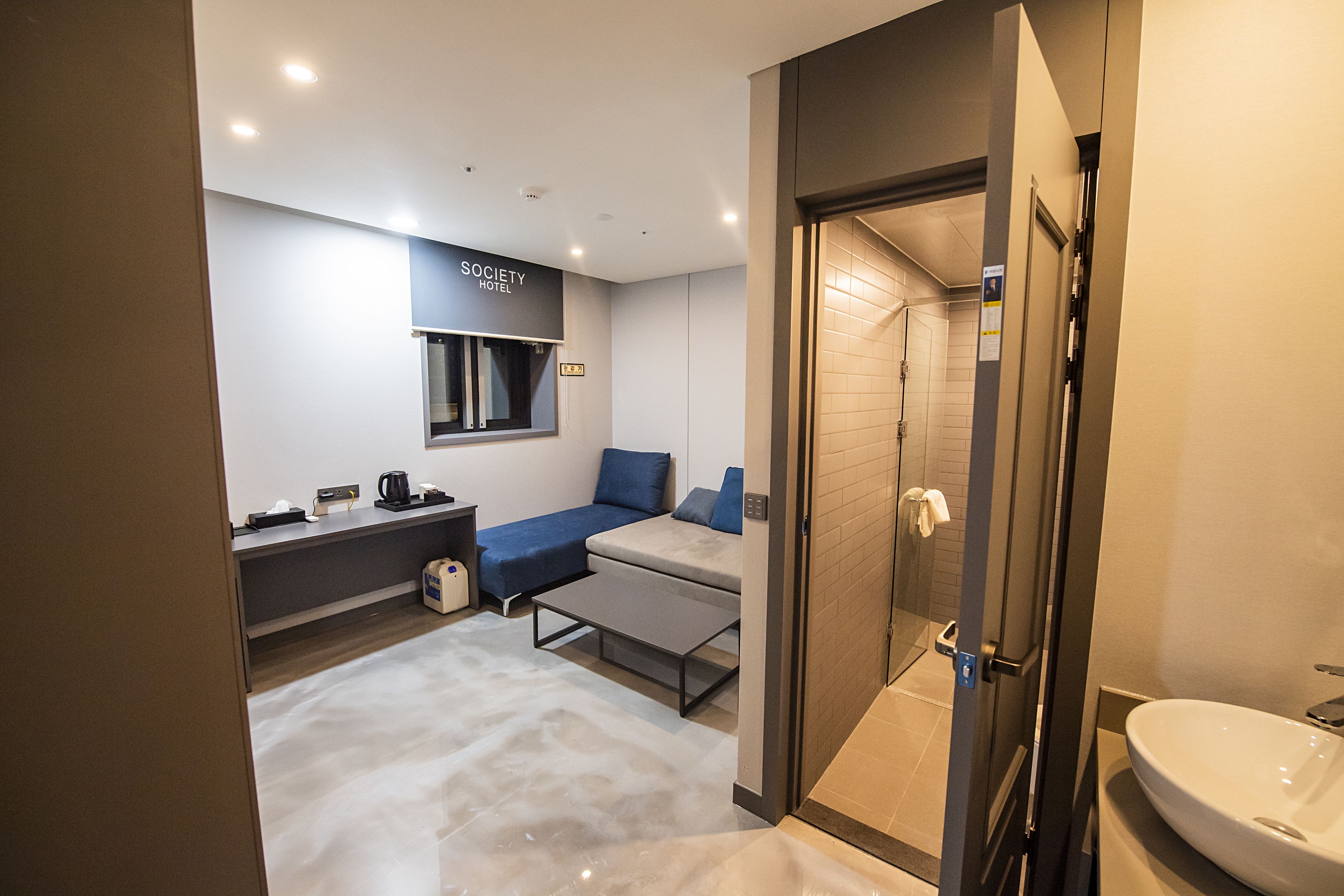 business quadruple room | premium bedding, free wifi, bed sheets, wheelchair access