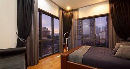 4R3B Die Elemente Ampang Lux Condo von TJ's Speakeasy