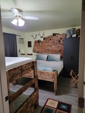 2 chambres, coffre-fort, accĂšs au Wi-Fi (inclus), literie fournie