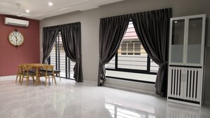 Living room - RE - Roomy Stay (Ipoh)