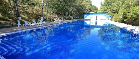 Piscina externa sazonal