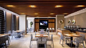 Desayuno bufé gratuito y diario