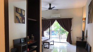 Studio (A3-1-72) | Room amenity - Gold Coast Marib Comfy Studio (Banting)