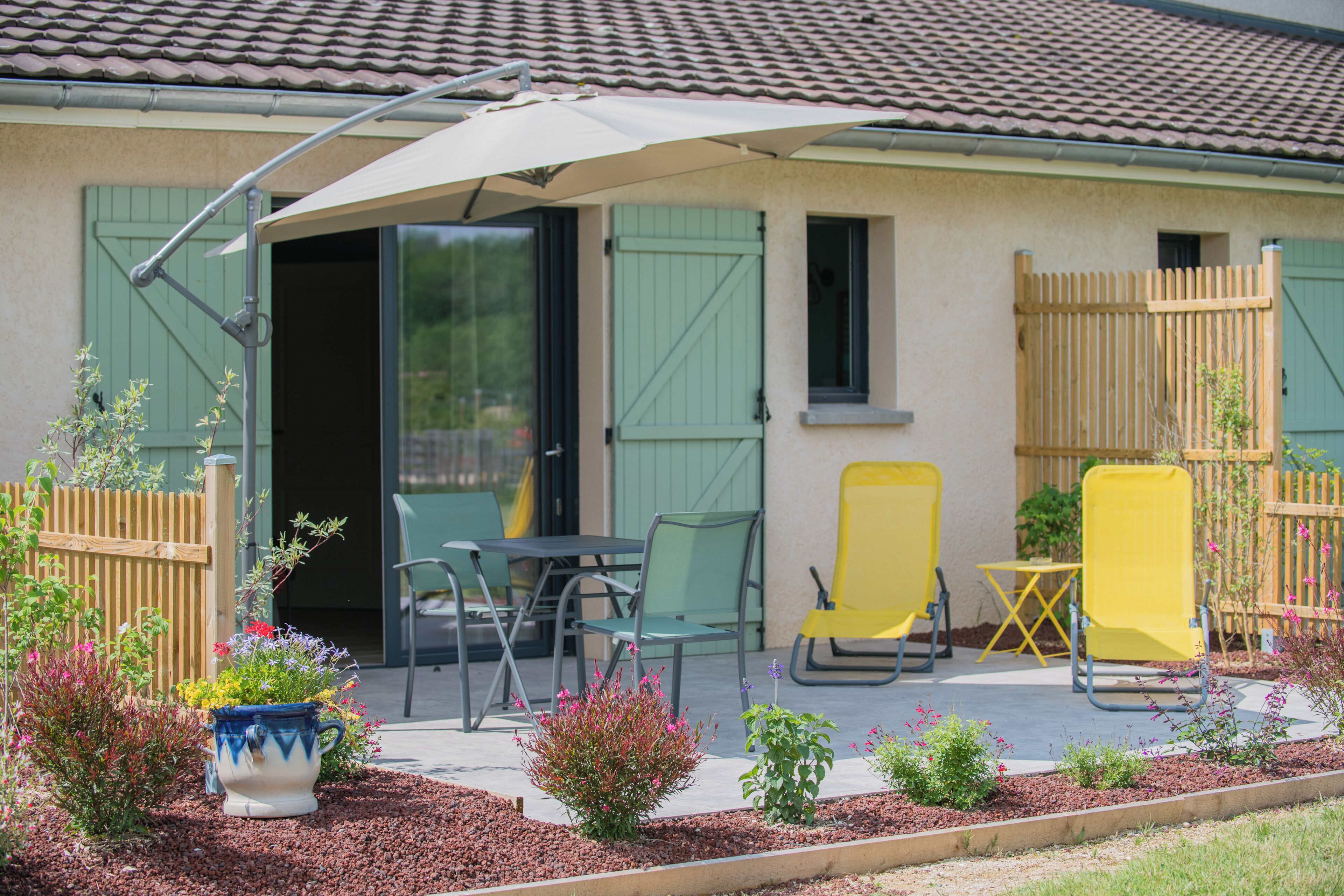 Chambre Double Supérieure, salle de bains attenante, vue jardin (Vulnéraire) | Terrasse/Patio