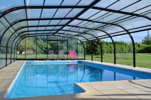 Indoor pool, seasonal outdoor pool, sun loungers - Les Galapons (Trept)