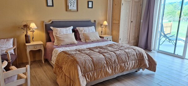 Superior Double Room, Ensuite (La Chaume) | Property amenity - Les Galapons (Trept)