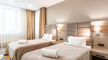 1 chambre, minibar, bureau, rideaux occultants