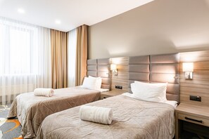 Comfort Twin Room | 1 bedroom, minibar, desk, blackout curtains