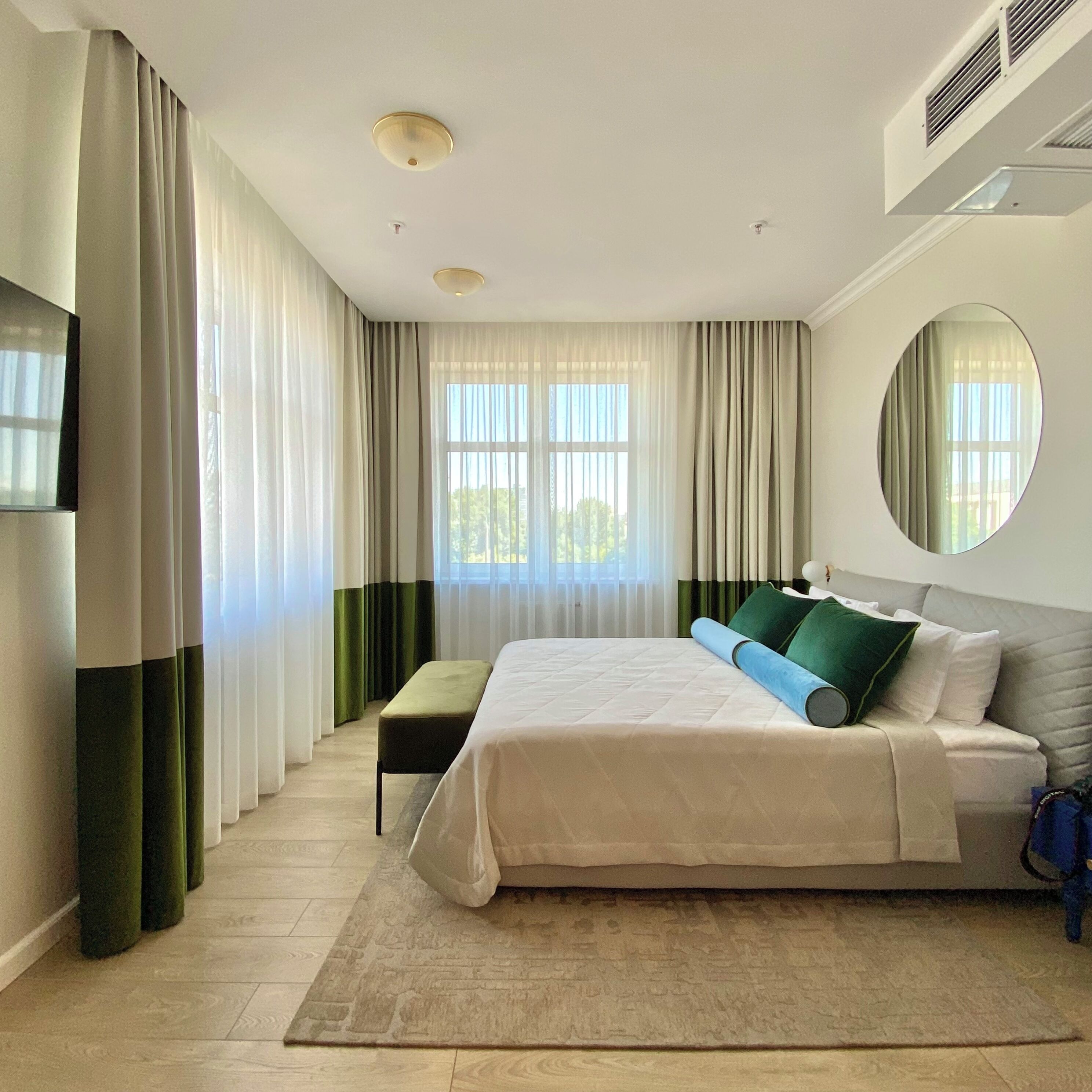 行政套房 | 1 間臥室、迷你吧、書桌、遮光布/窗簾