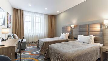 Kamar Twin Klasik | 1 kamar tidur, seprai premium, minibar, dan meja kerja